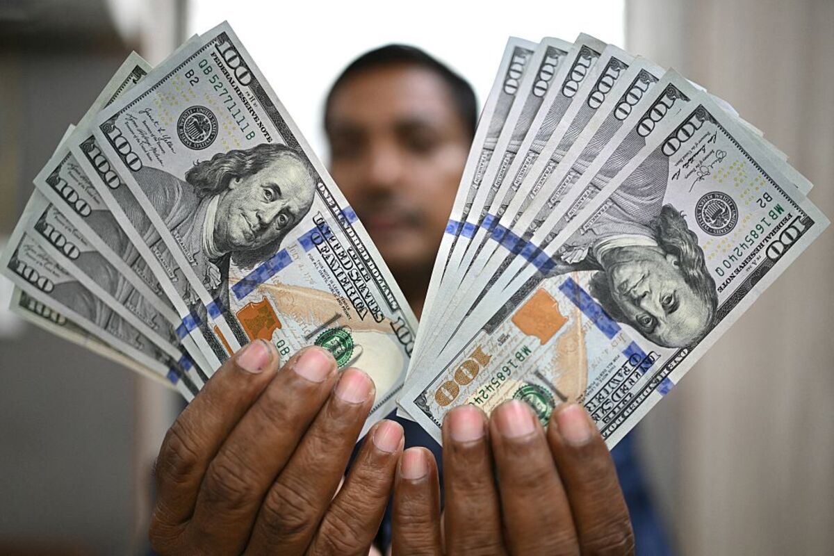 Cash Is Not King. It’s Cringe.