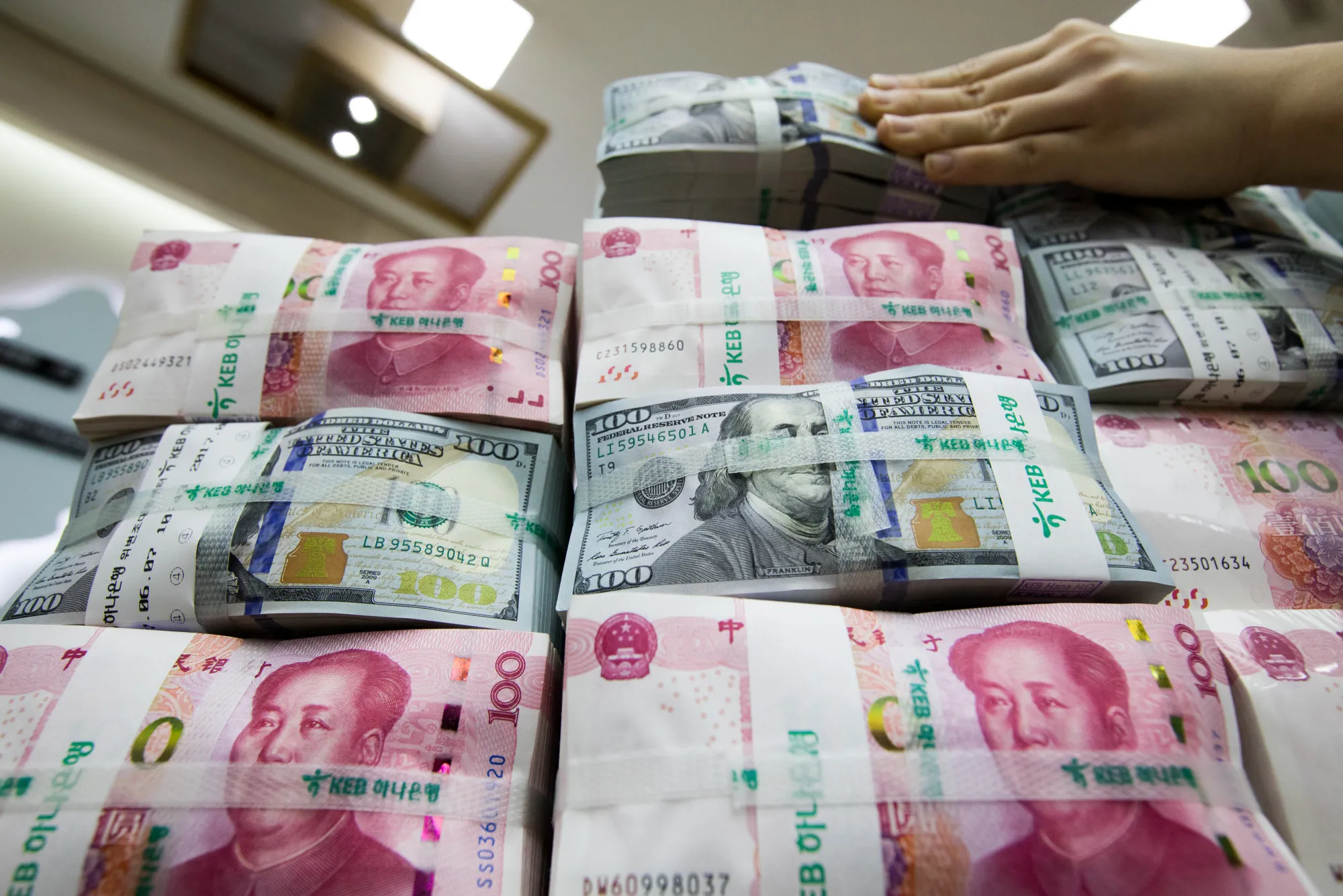 General Images Of South Korean Won And Chinese Yuan Currency Notes