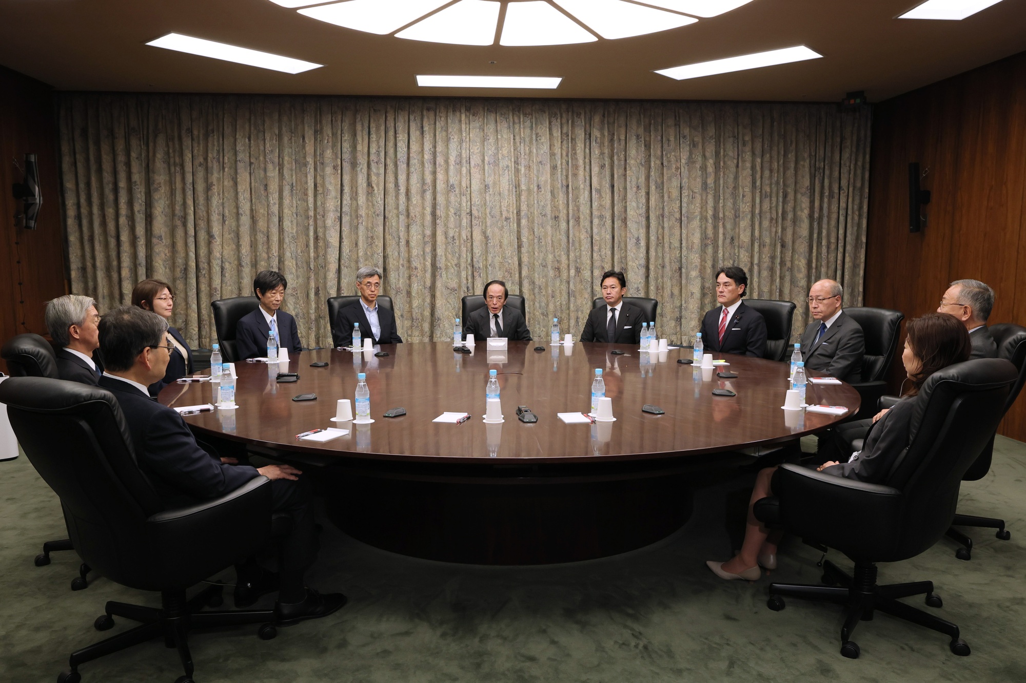 日本銀行の9月の金融政策決定会合と植田総裁会見 - Bloomberg
