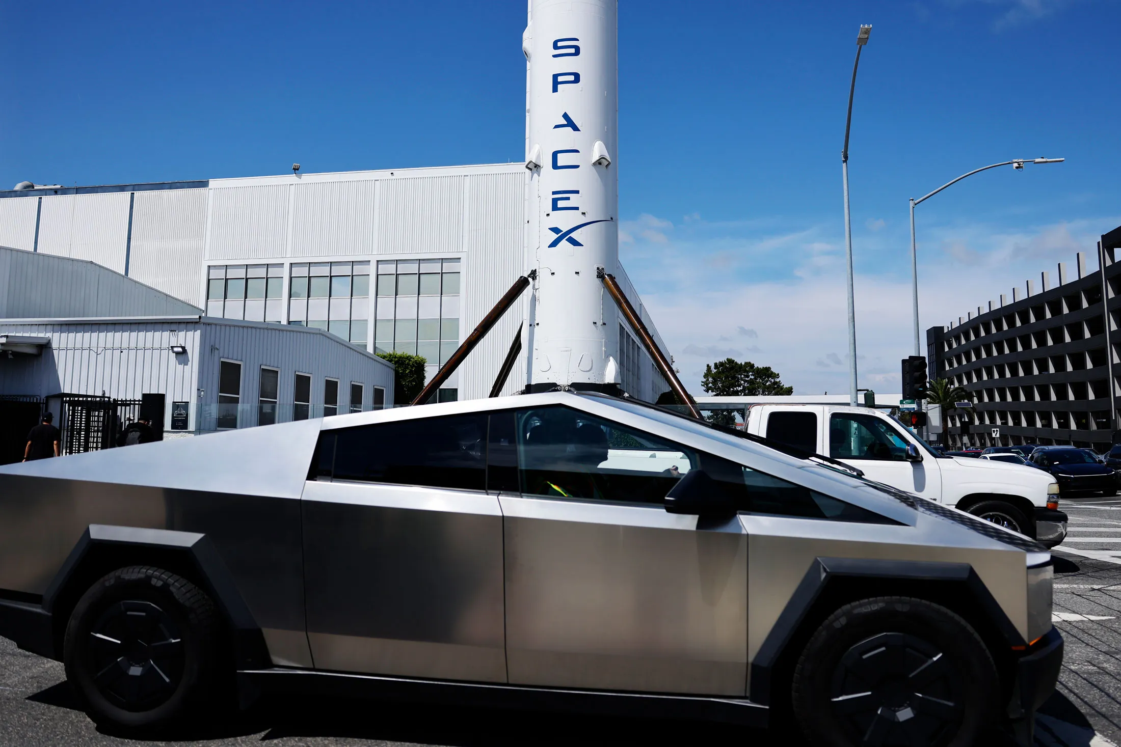 【新品.未使用】最終値下げ‼️2026年製 s!mplus ホームベーカリー テスラ株主、スペースXとの統合を期待－マスク氏の最終構想との見方