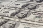 100 U.S. dollar bank notes