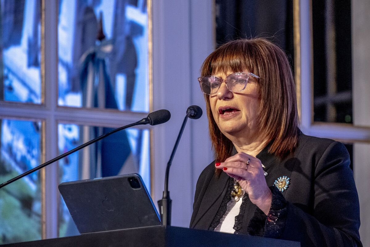 Argentina Presidential Candidate Bullrich Unveils Economy Chief Ahead of Election