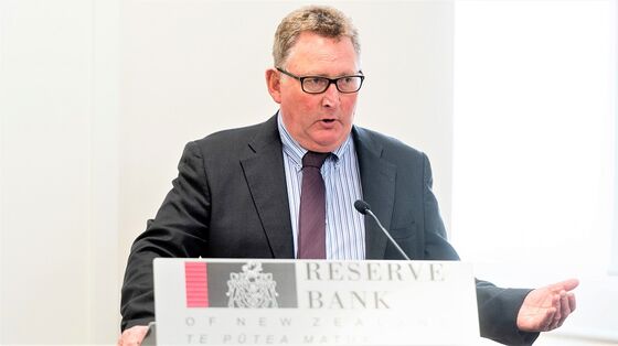 Orr Says Next RBNZ Meeting ‘Live’ Even if Outbreak Persists