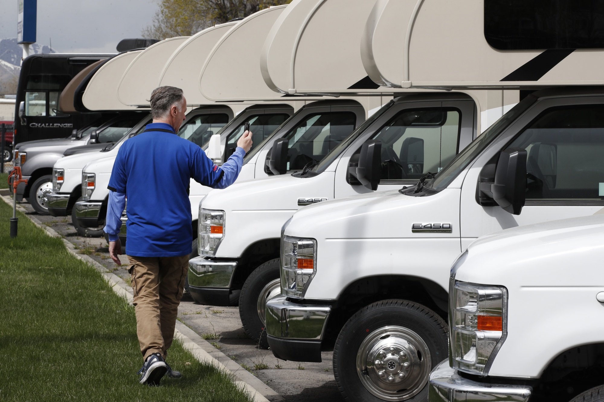 RV rentals see spike during pandemic as travelers seek an escape on the  open road