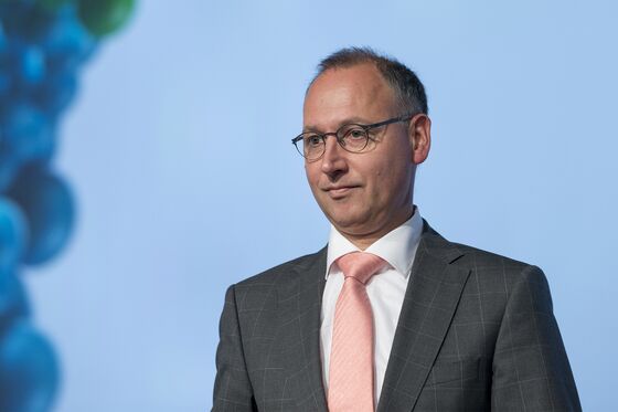 Bayer Board Plans to Meet After Investors Rebuke CEO