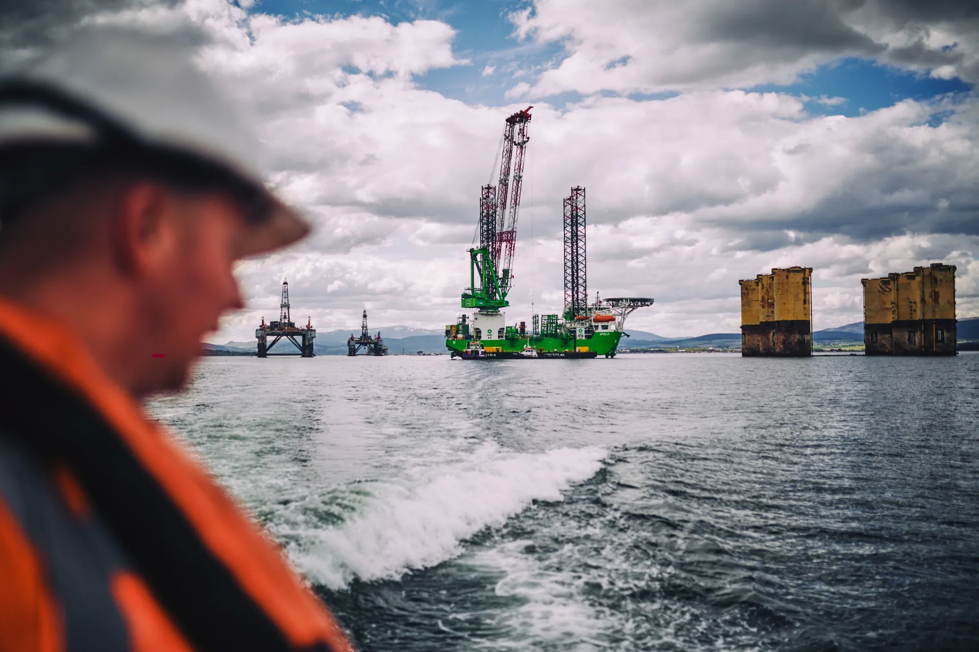 Oil Drilling Rig Companies Try to Win Back Investors - Bloomberg