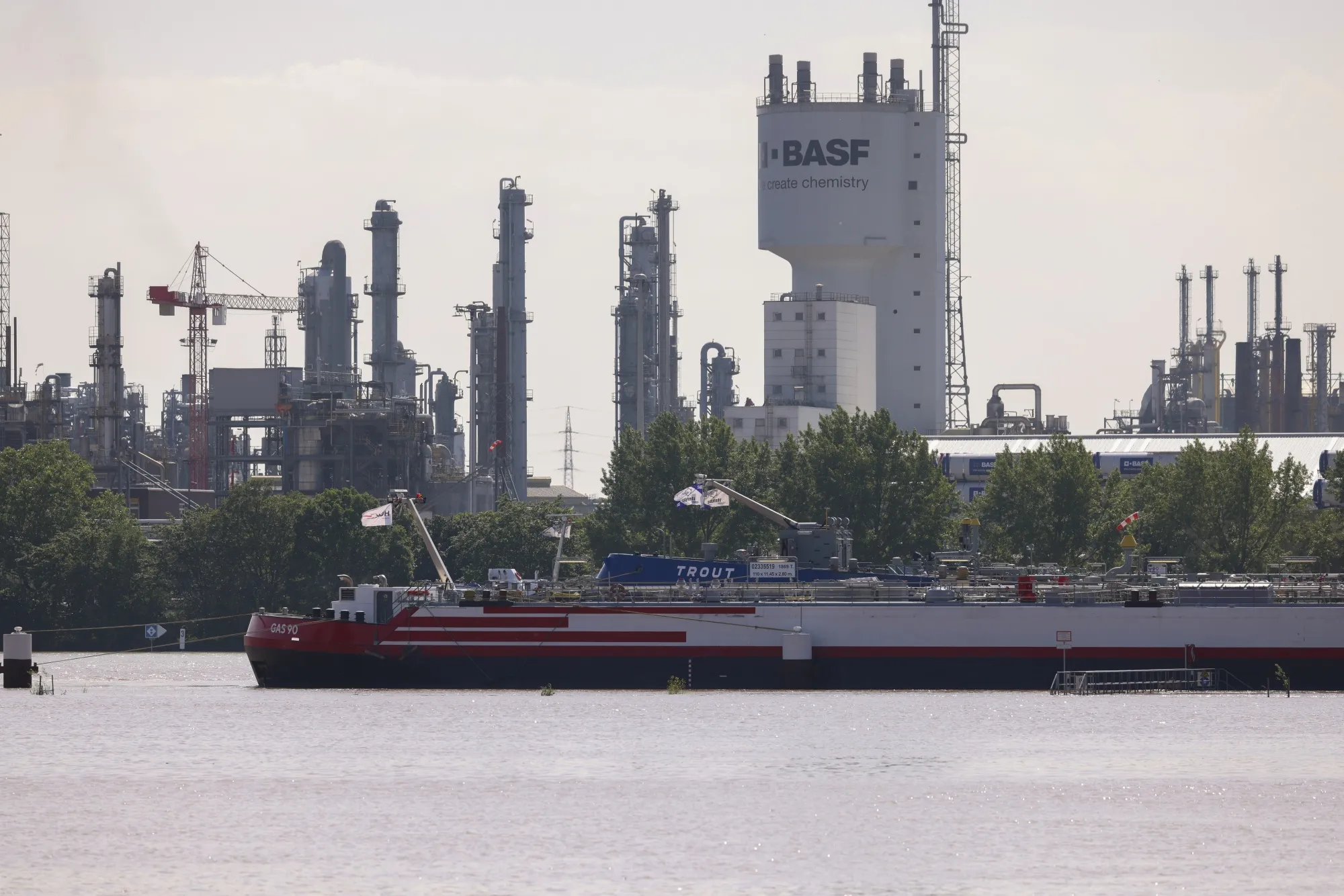 BASF Puts Out Fire at Ludwigshafen, Germany Chemicals Plant That ...