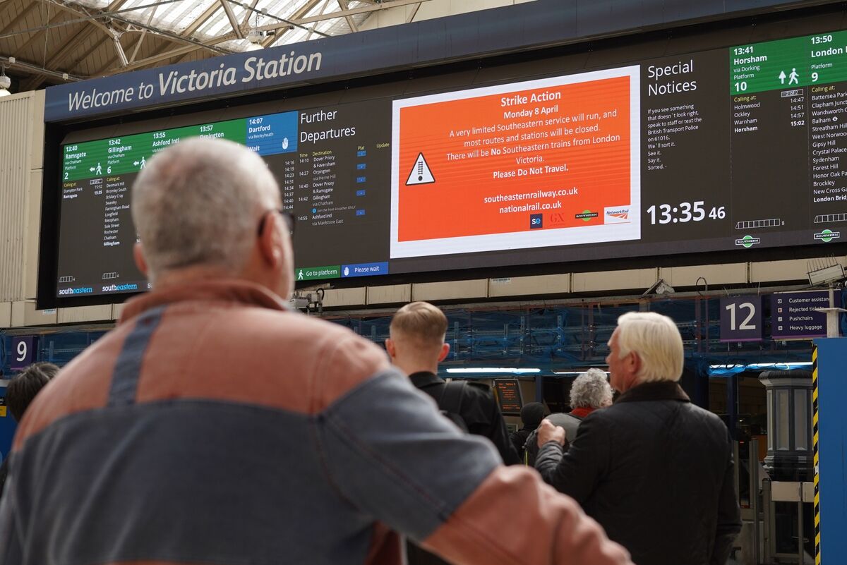 UK Train Drivers Strike, Rail Services Hit - Bloomberg