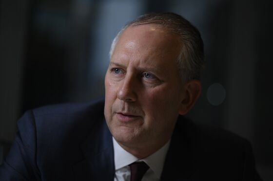 AIG Names Next CEO as It Splits Off Life Insurance Unit
