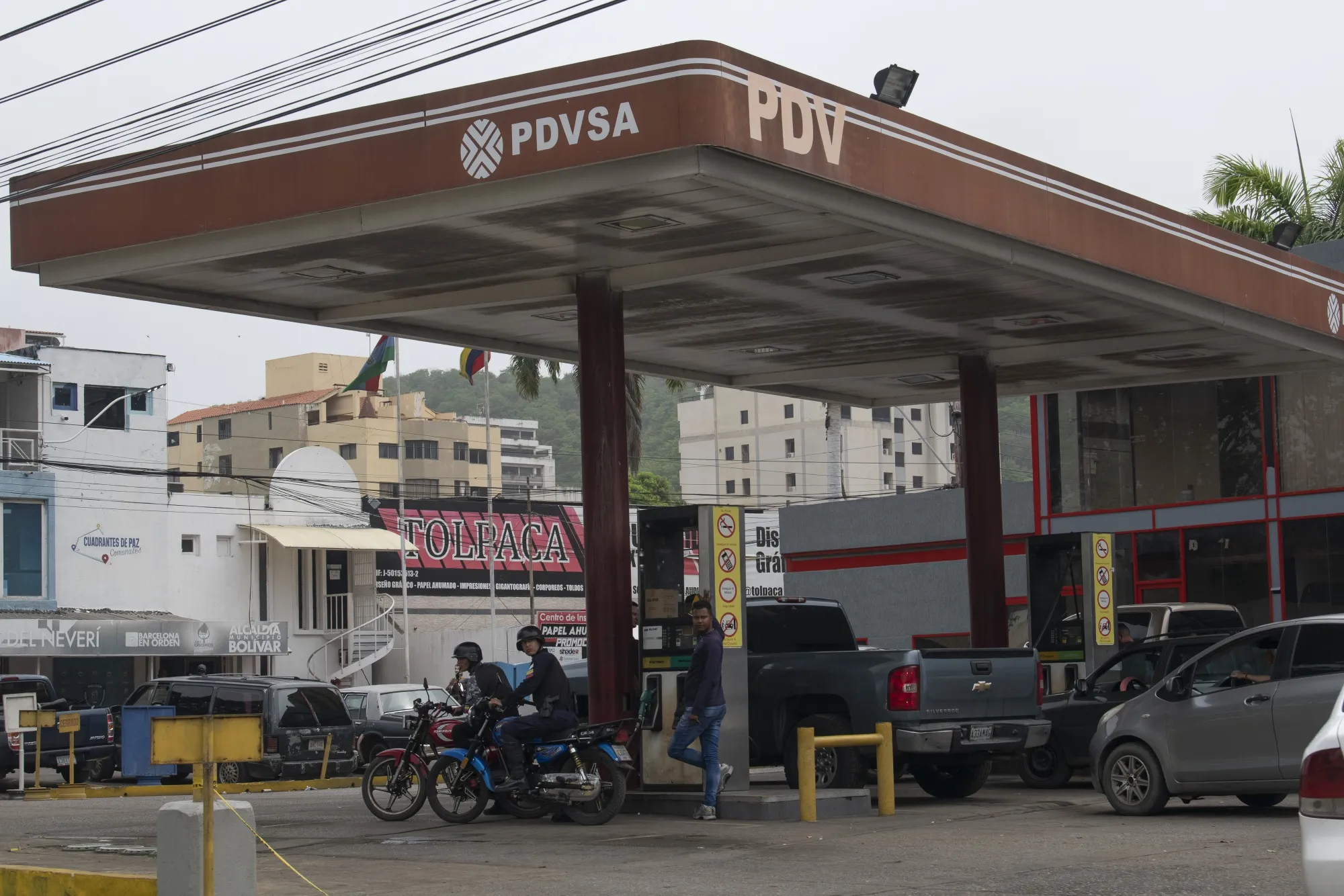 A PDVSA gas station in Puerto La Cruz, Venezuela.