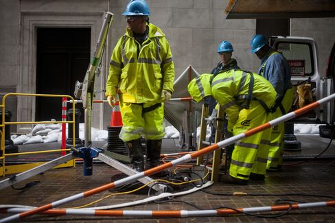 Con Ed Still Sees Full Manhattan Power Restoration Tomorrow