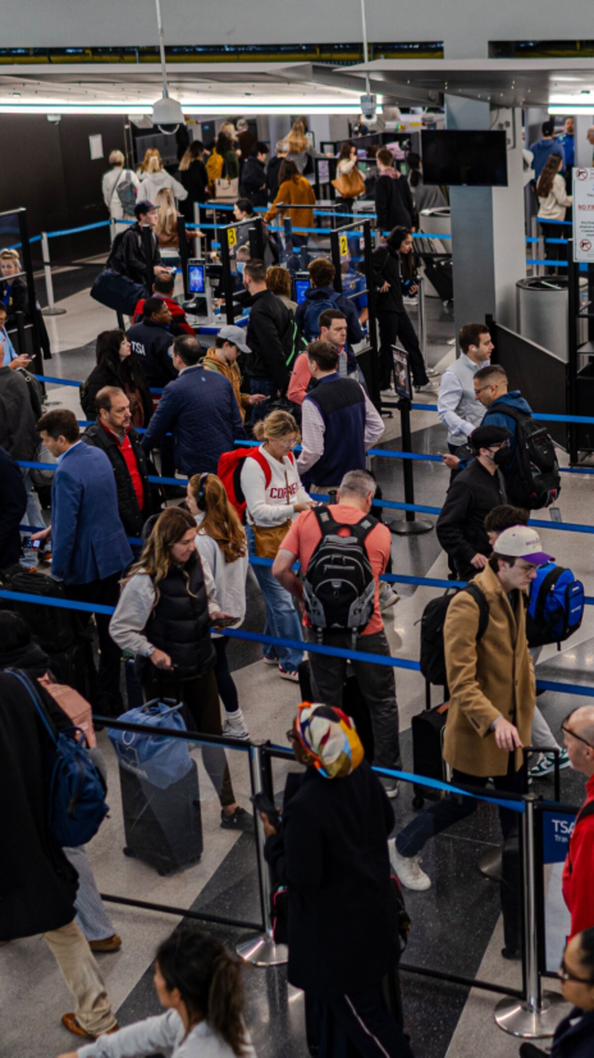 US Airlines Cut Flights, More Disruption Into Next Week US Airlines Cut Flights, More Disruption Into Next Week