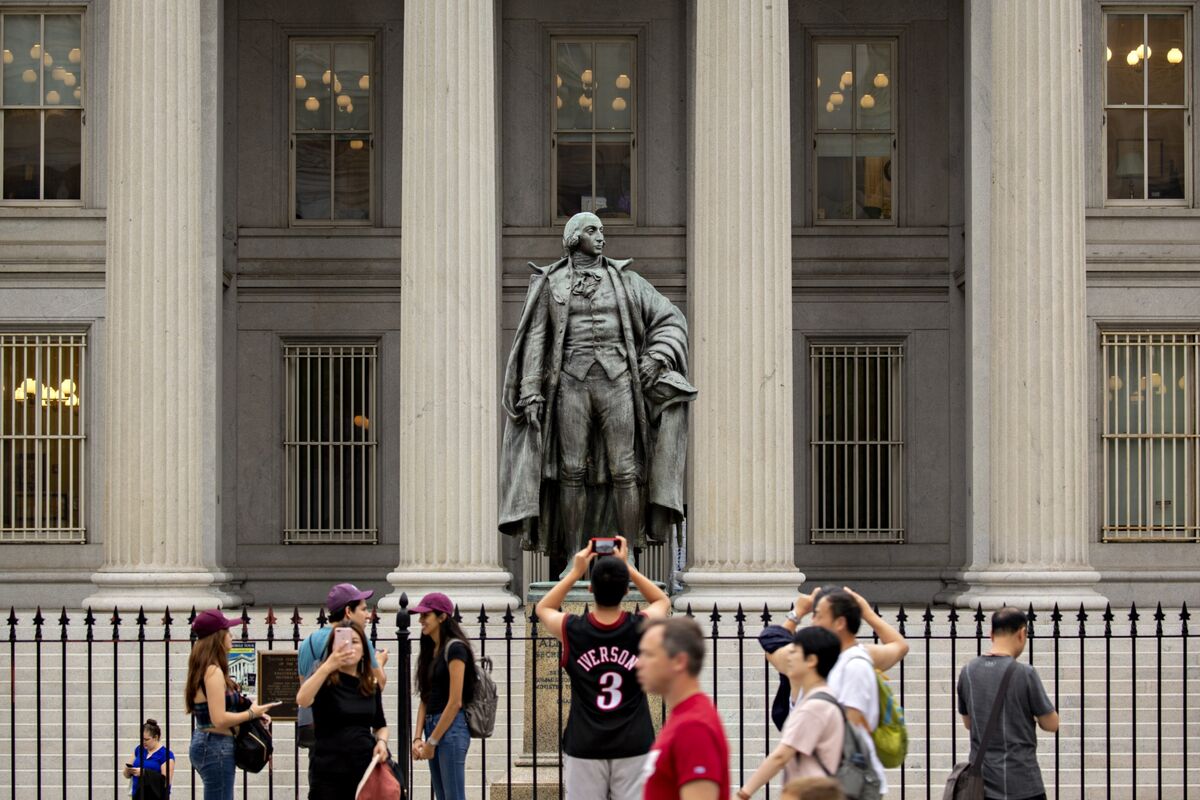 What’s the Price of a Treasury Note? It Depends on Whom You Ask