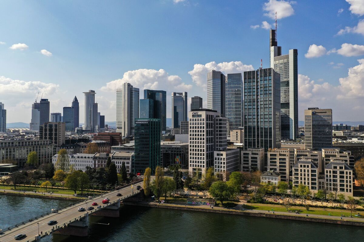 assets.bwbx.io image