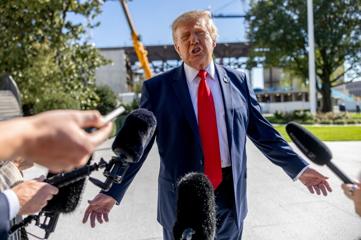 bloomberg.com - Laura Curtis - Trump Delays Robotics, Machinery Tariffs in Favor of More Talks