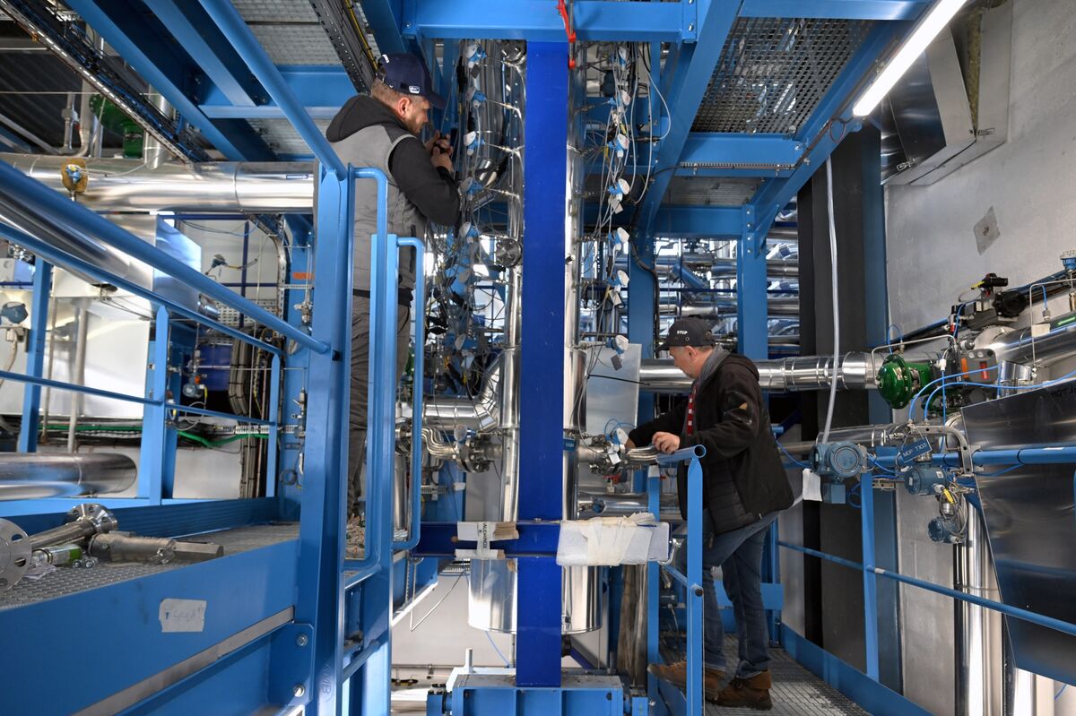 Canada, Ontario Pledge Billions to Build G-7’s First Small Modular Reactors