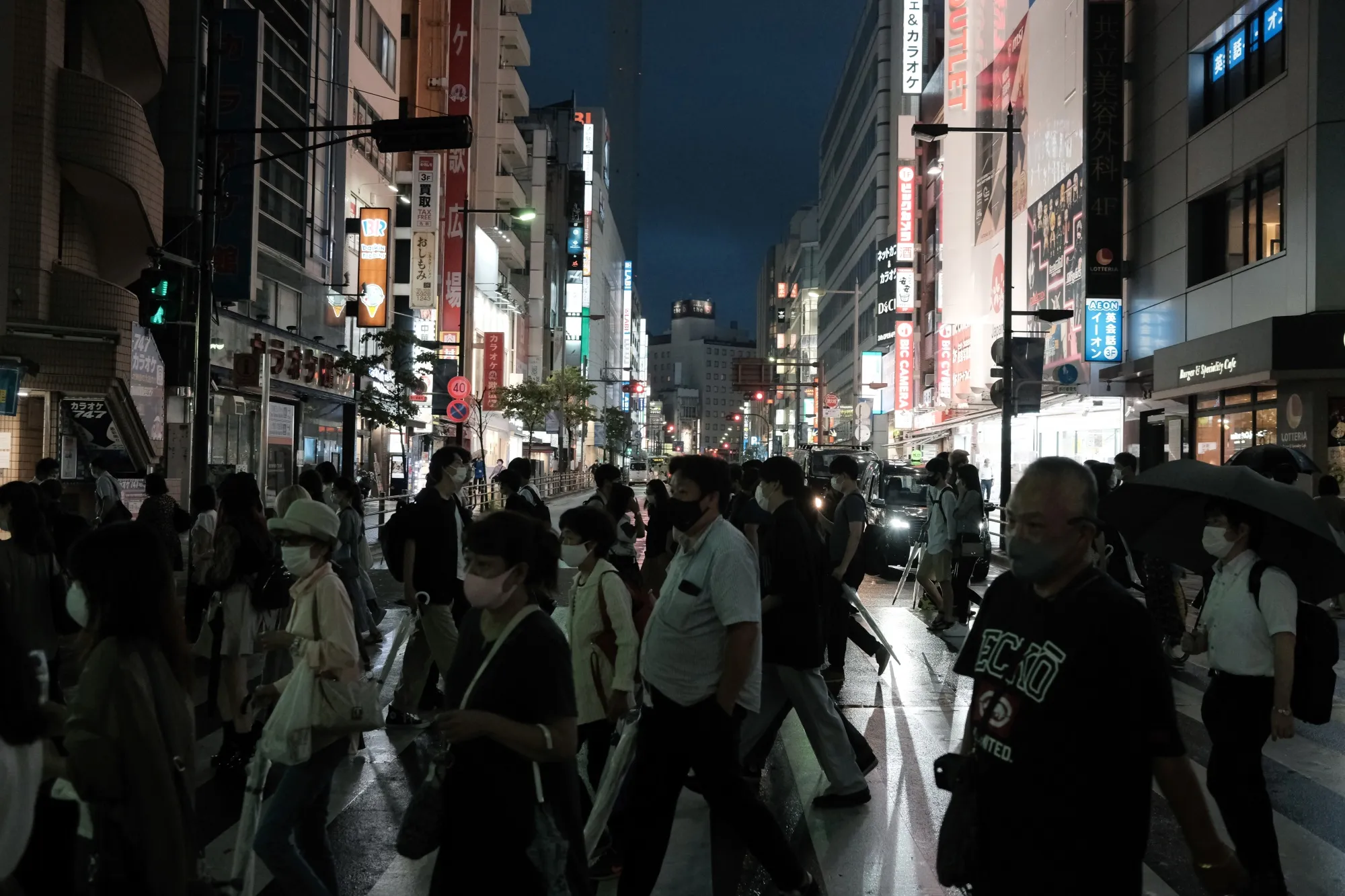Night in Tokyo as Governor Warns of Disaster-Level Crisis on Virus