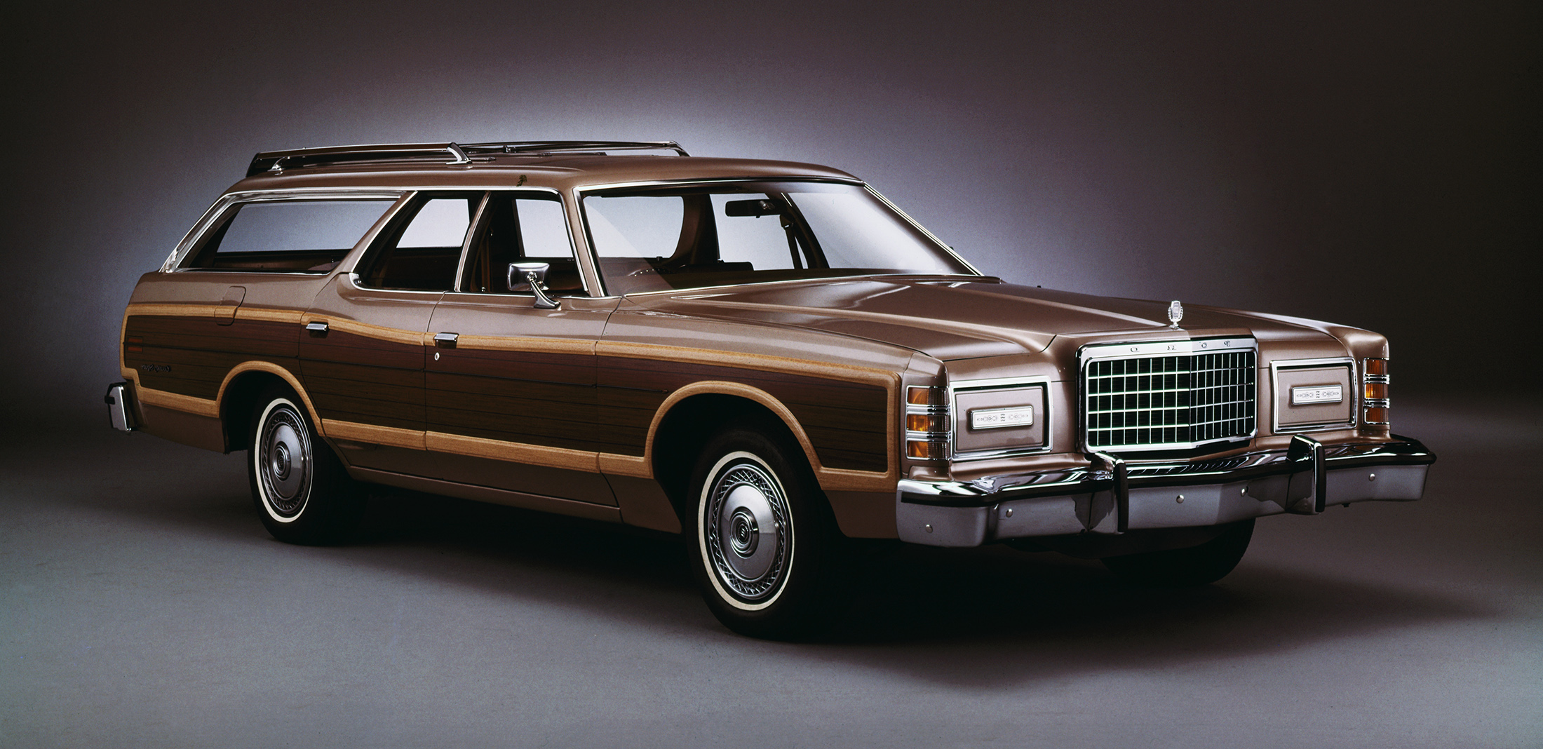 station wagon car