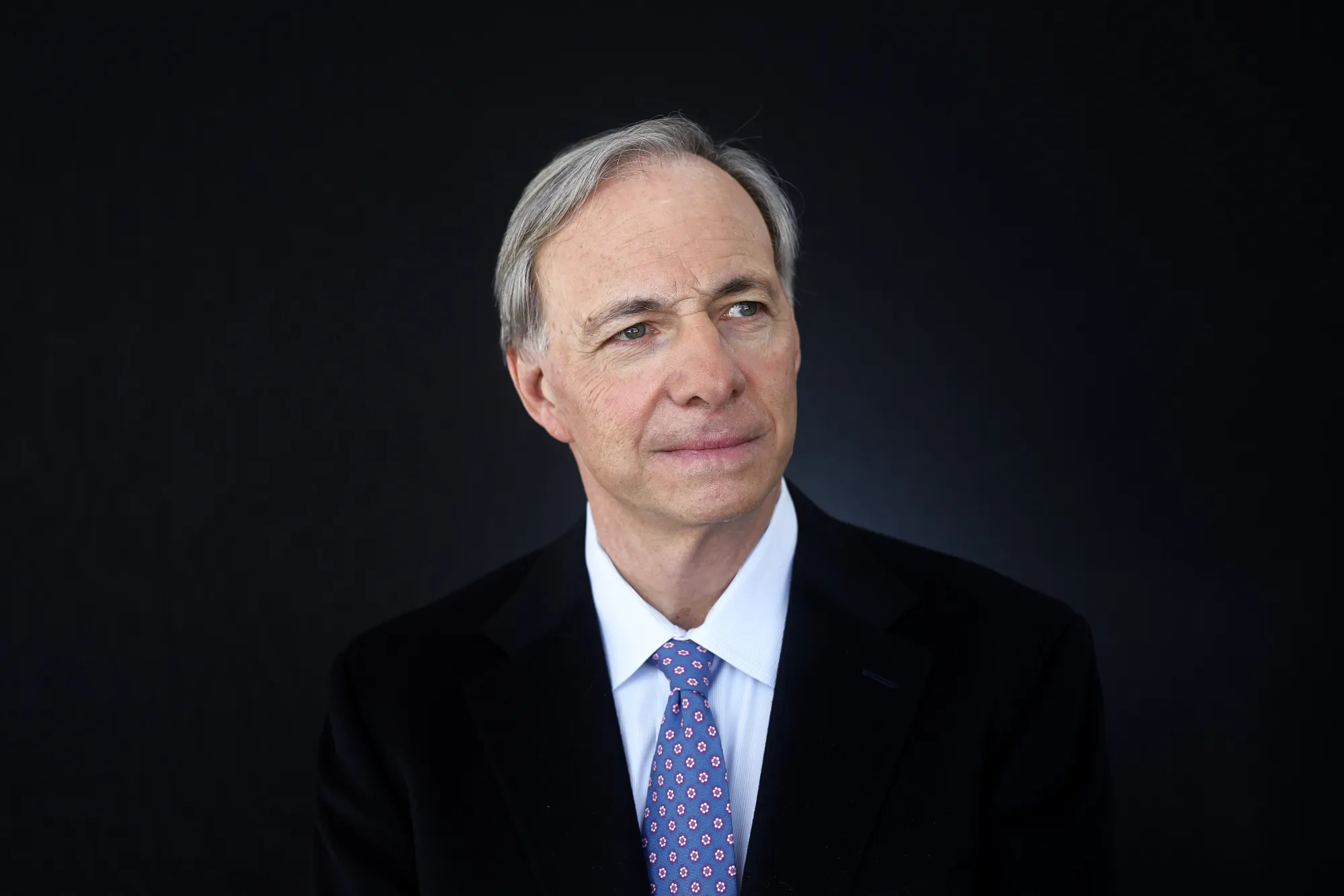 ダリオ氏、ブリッジウォーター経営権を委譲－後継者計画が完結 - Bloomberg