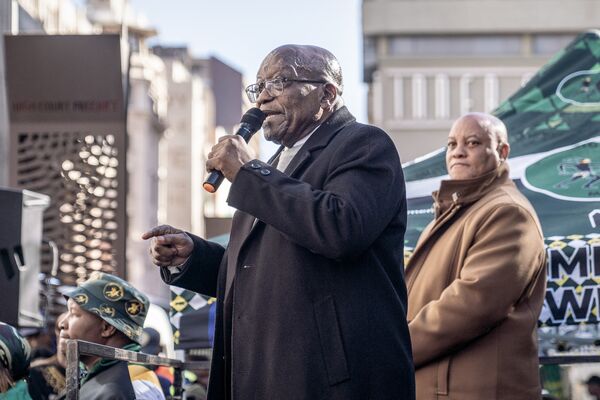Jacob Zuma addresses supporters outside Johannesburg High Court on June 3.
