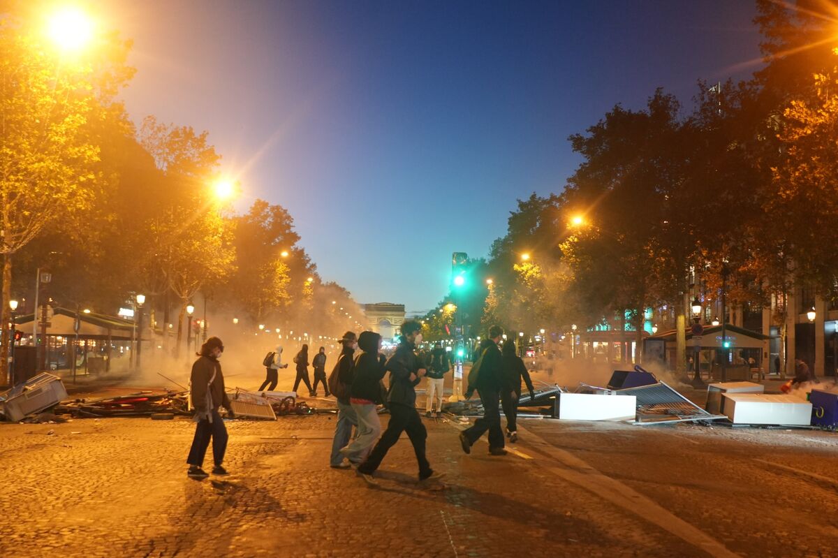 France Avoids Moody’s Downgrade in Reprieve After Week of Crisis