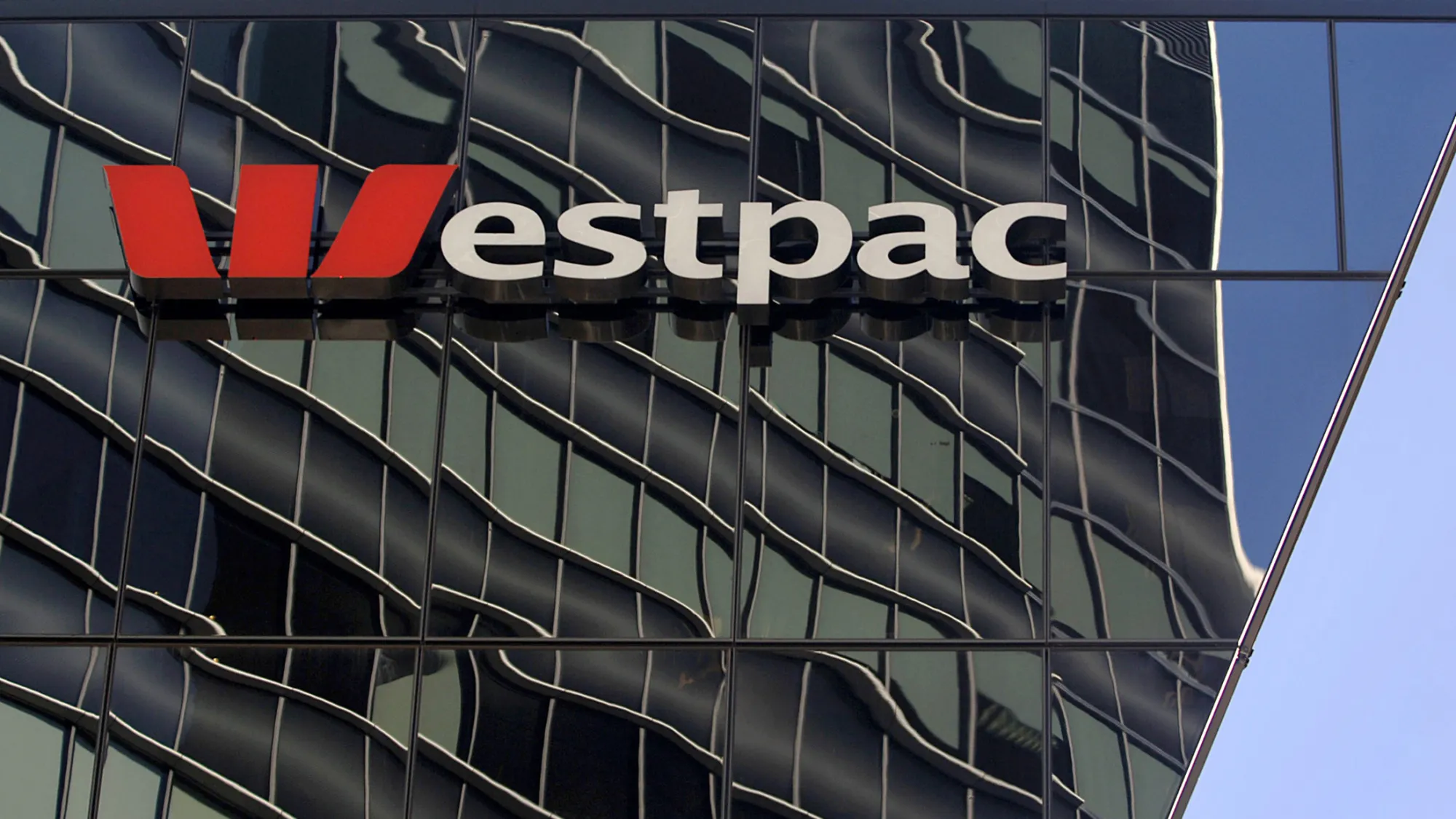 WESTPAC EARNS