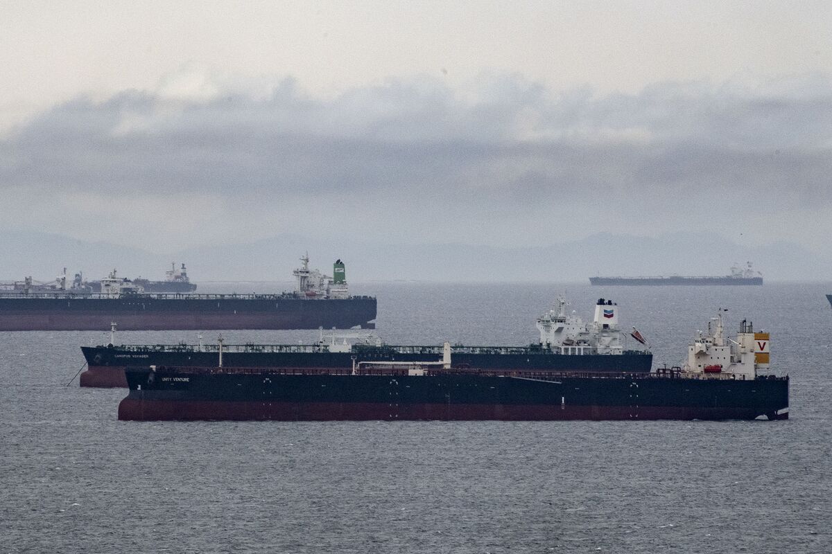 Traders and Refiners Eye Venezuelan Oil as US Plans Take Shape