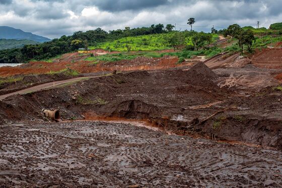 A Brazilian Town Has Been Covered in Sludge for One Year
