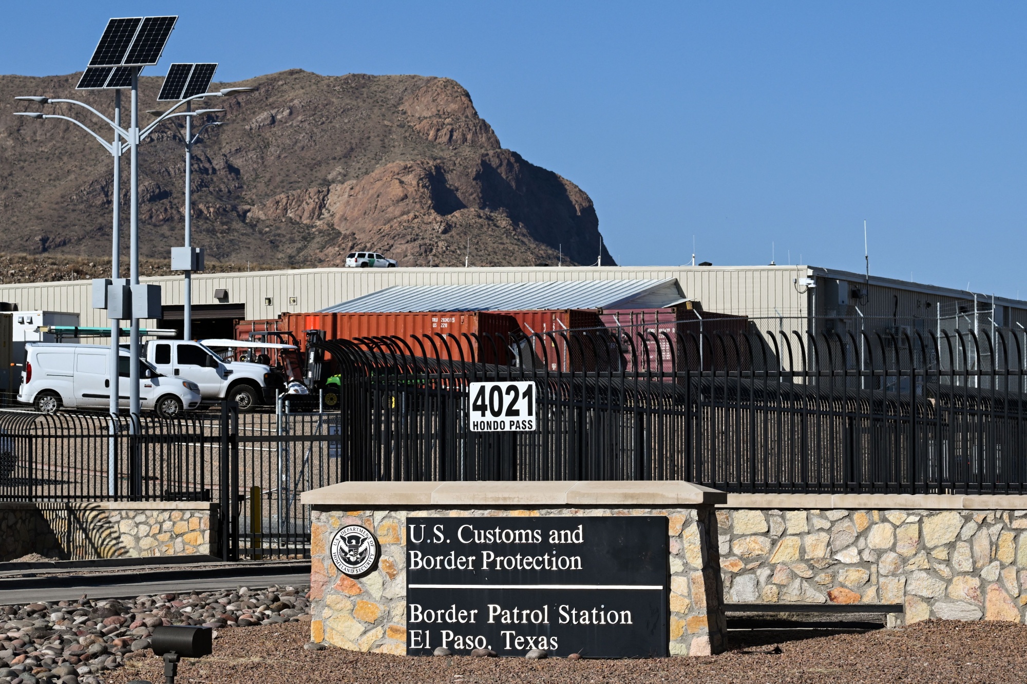 In El Paso, Joining Border Patrol Offers a Rare Path to Financial
