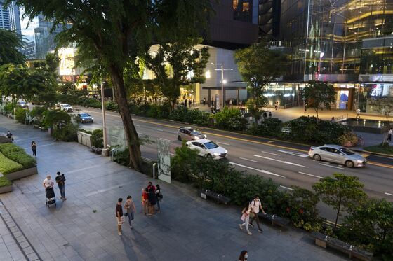 Decline of Singapore’s Famed Shopping Strip Shows City’s Pain