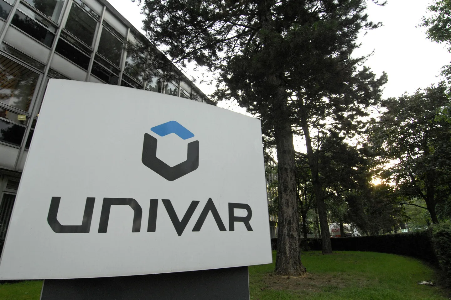 Univar