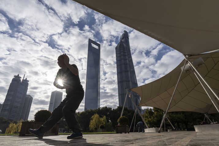 General Economy In Shanghai As Xi Says China's 2024 GDP Growth Set to Hit Target of Around 5%