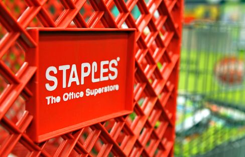 Staples Rises Amid Talk of OfficeMax-Office Depot Merger
