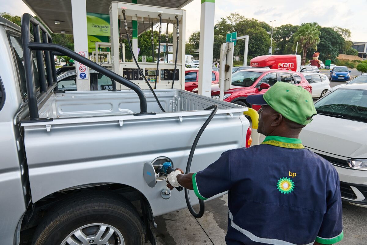 South Africa Plans First Strategic Oil Boost Since Apartheid Era