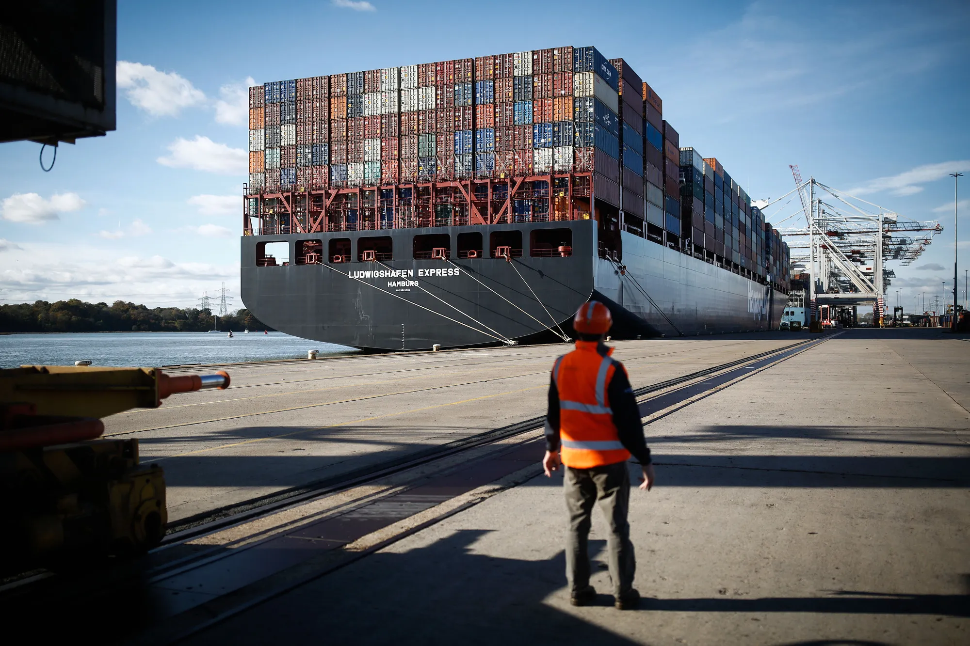 Prime Minister&nbsp;Theresa May&nbsp;will tell one of the nation’s biggest business groups that she backs a&nbsp;transition period&nbsp;to give companies more certainty