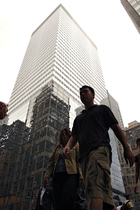 PwC Fined $2.17 Million Over JPMorgan Client-Money Audit