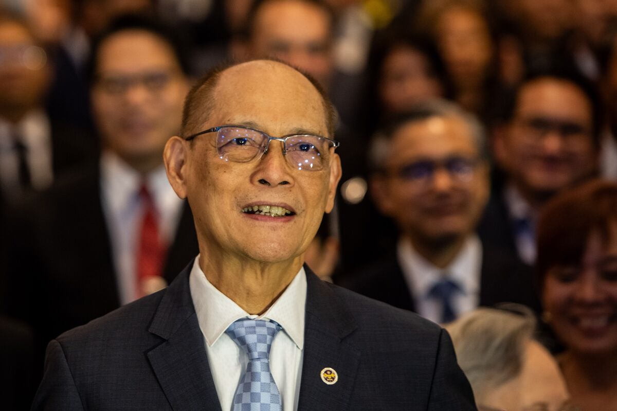 Philippine Central Banker Sees More Easing as Graft Woes Weigh