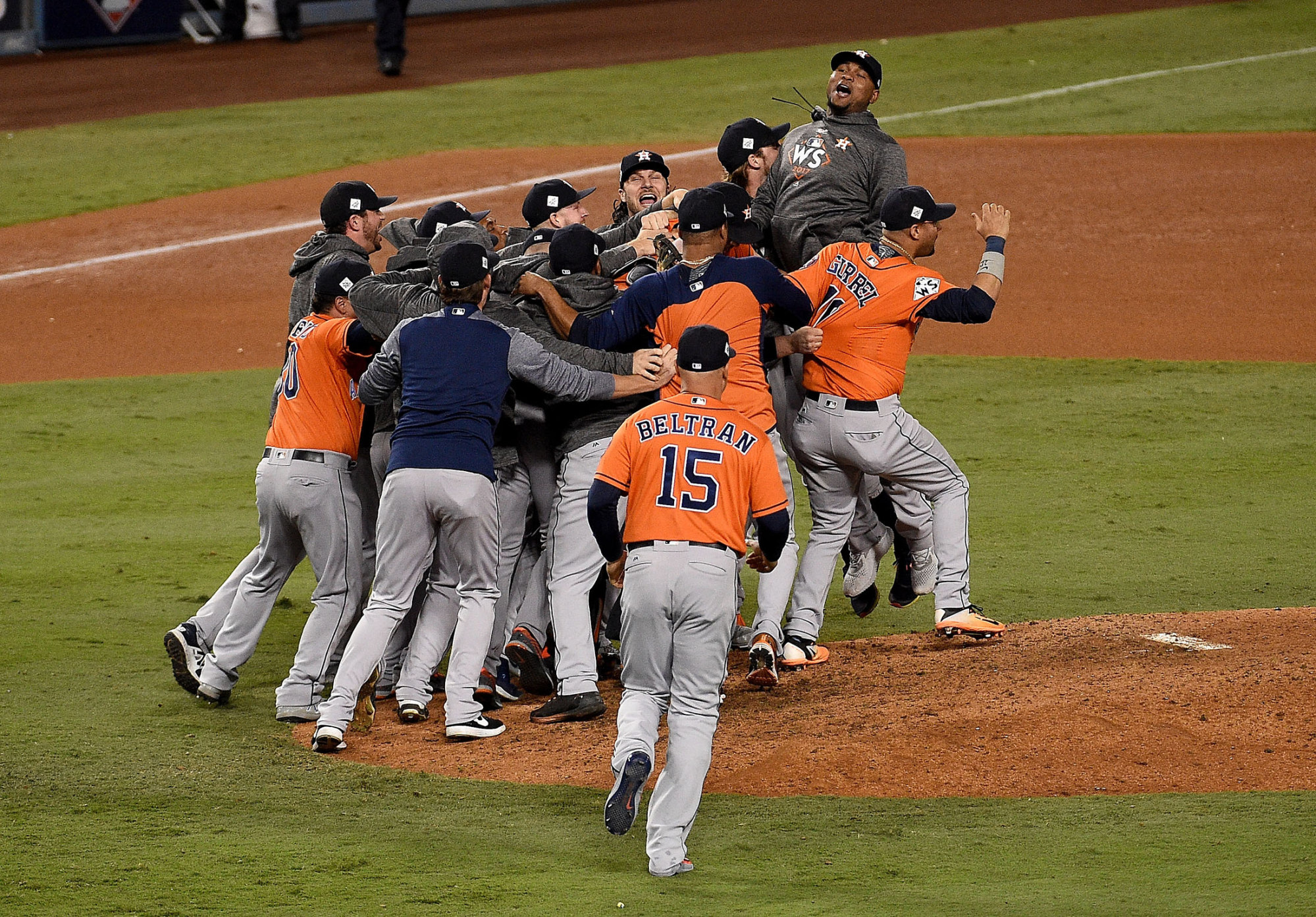 Astros Win First World Series, Top Dodgers 5-1 in Game 7 - Bloomberg