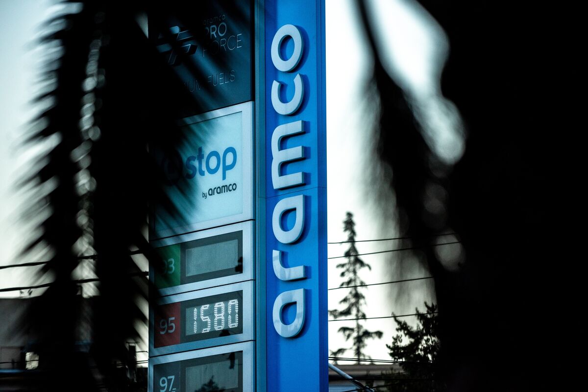 Aramco Sees Oil Refineries Running Flat Out as Buffers Run Thin