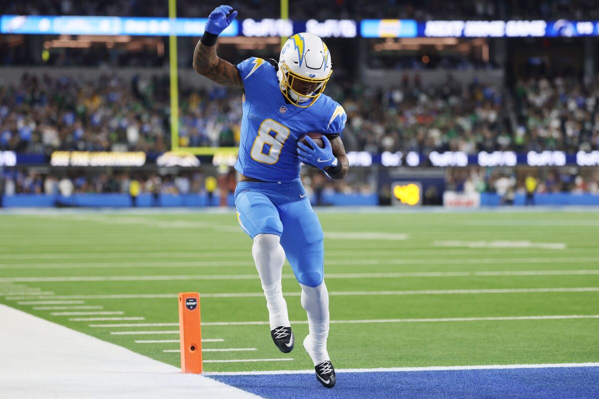 bloomberg.com - Julie Fine - Dallas PE Investor Parlays Bet on Sports Into $1 Billion Valuation