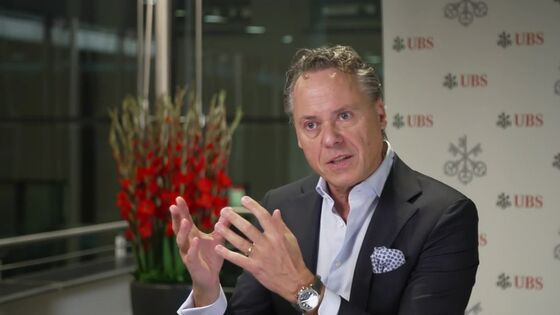 UBS Going ‘Full Bull’ on China Despite Outflows, Slowdown