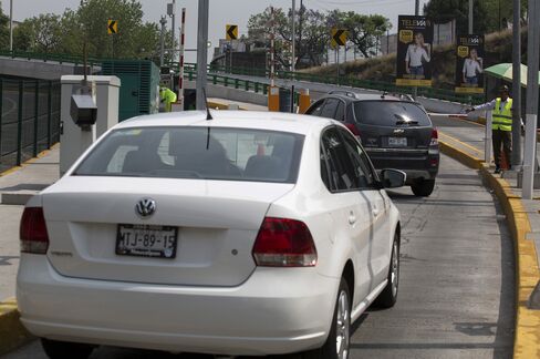 Tollway Scandal Couldn’t Come at Worse Time for Mexican Builders