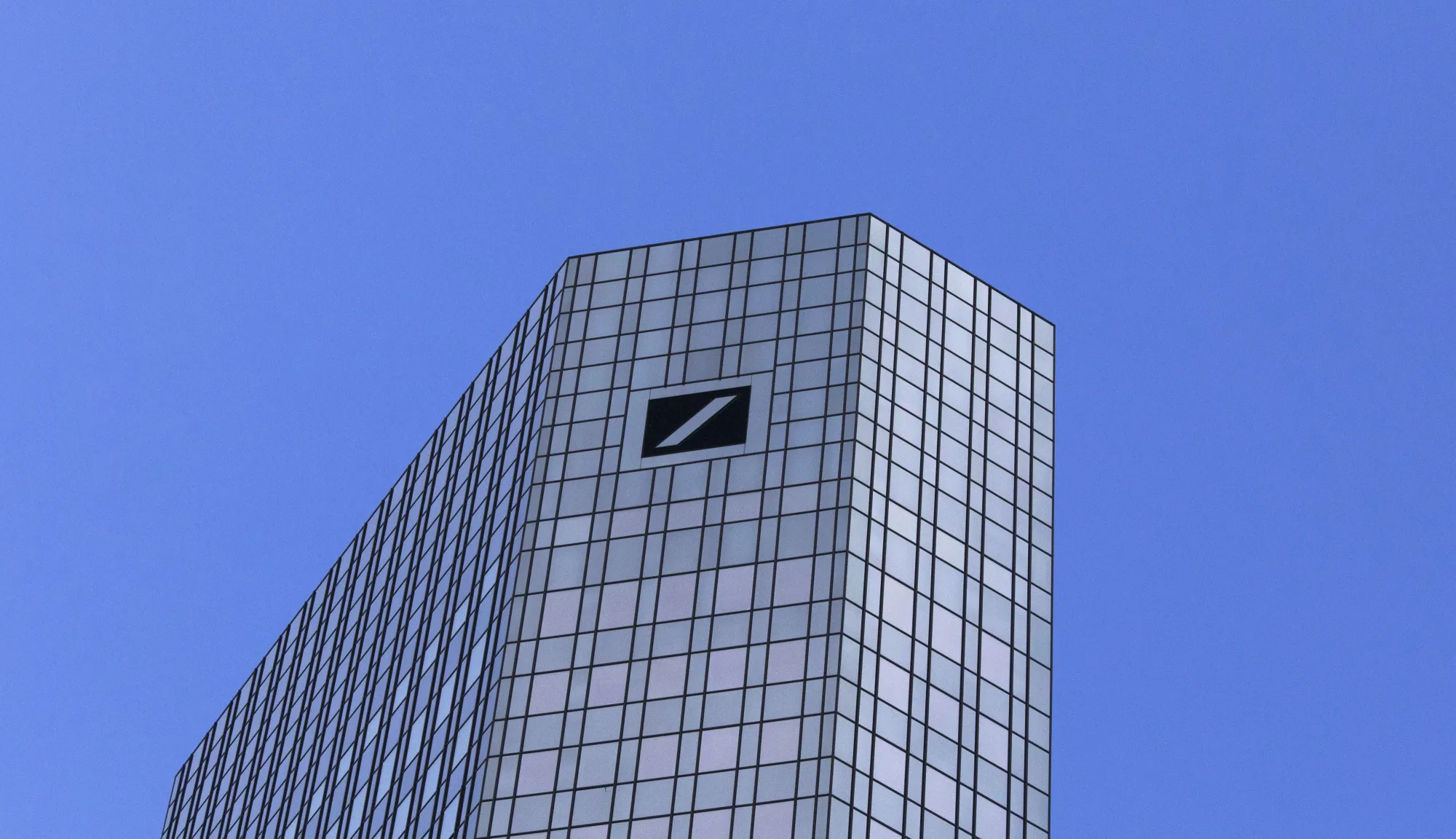 ドイツ銀は「修復不可能」も、トレーディング不振で－オートノマス - Bloomberg