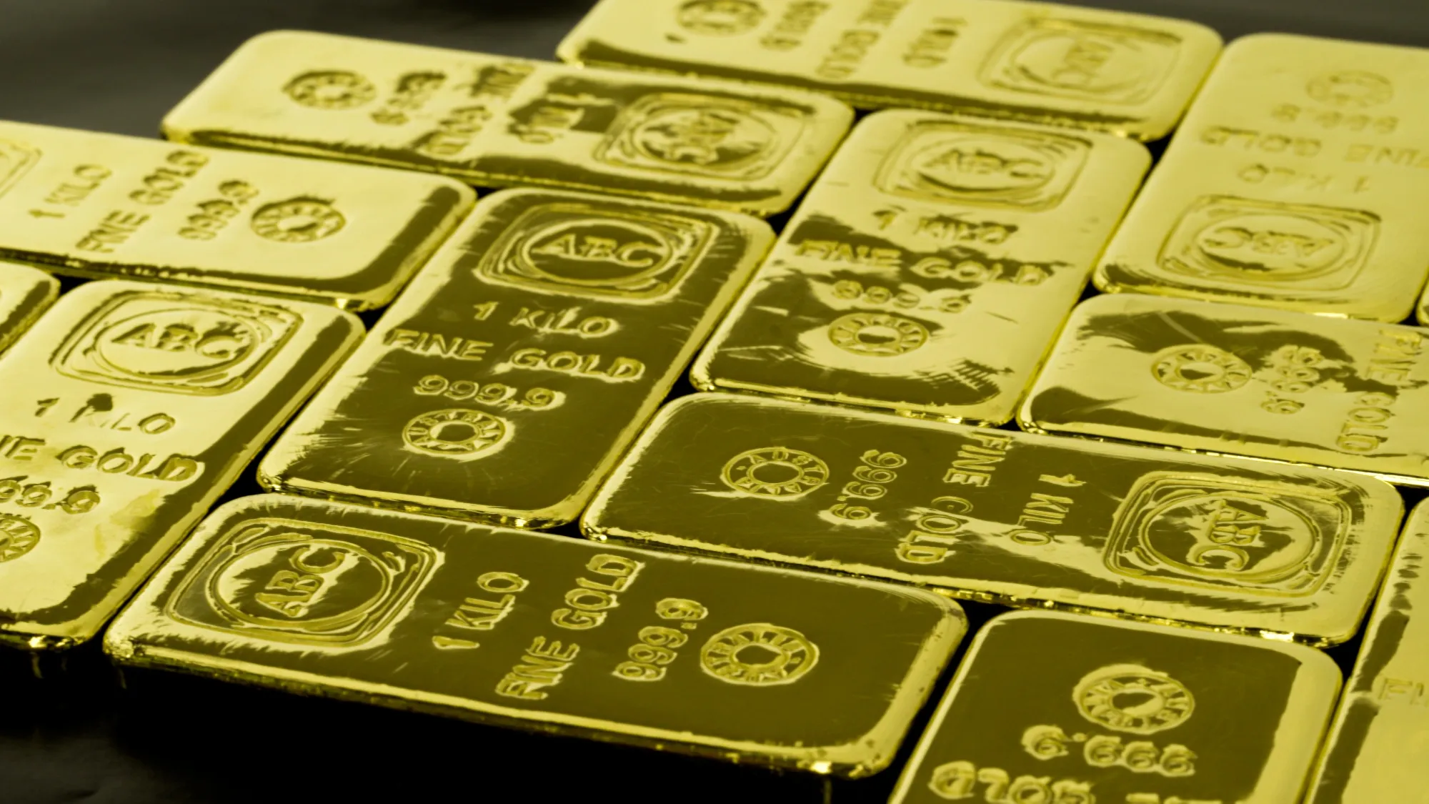 1 kilogram gold bars.