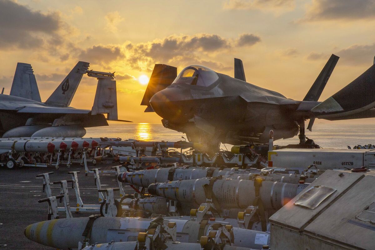 Trump Says No Talks With Iran, Claims Hormuz `Open and Operating’