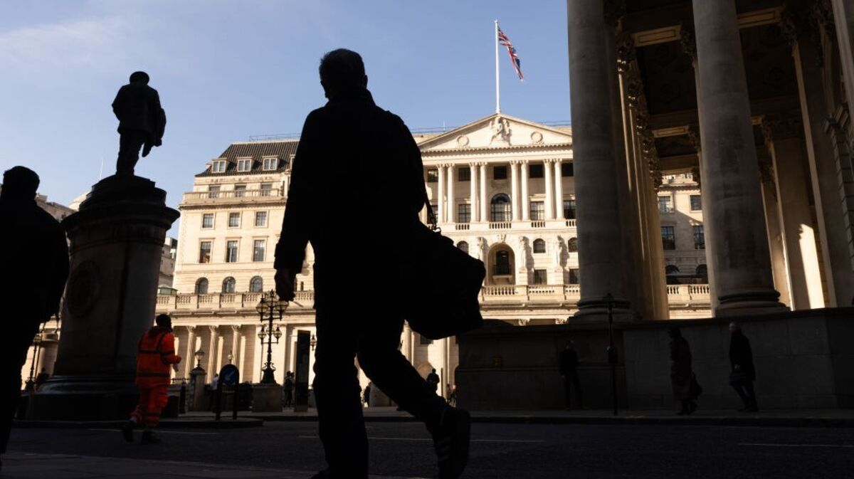 Capital Economics Sees BOE on Hold Amid Sticky Inflation