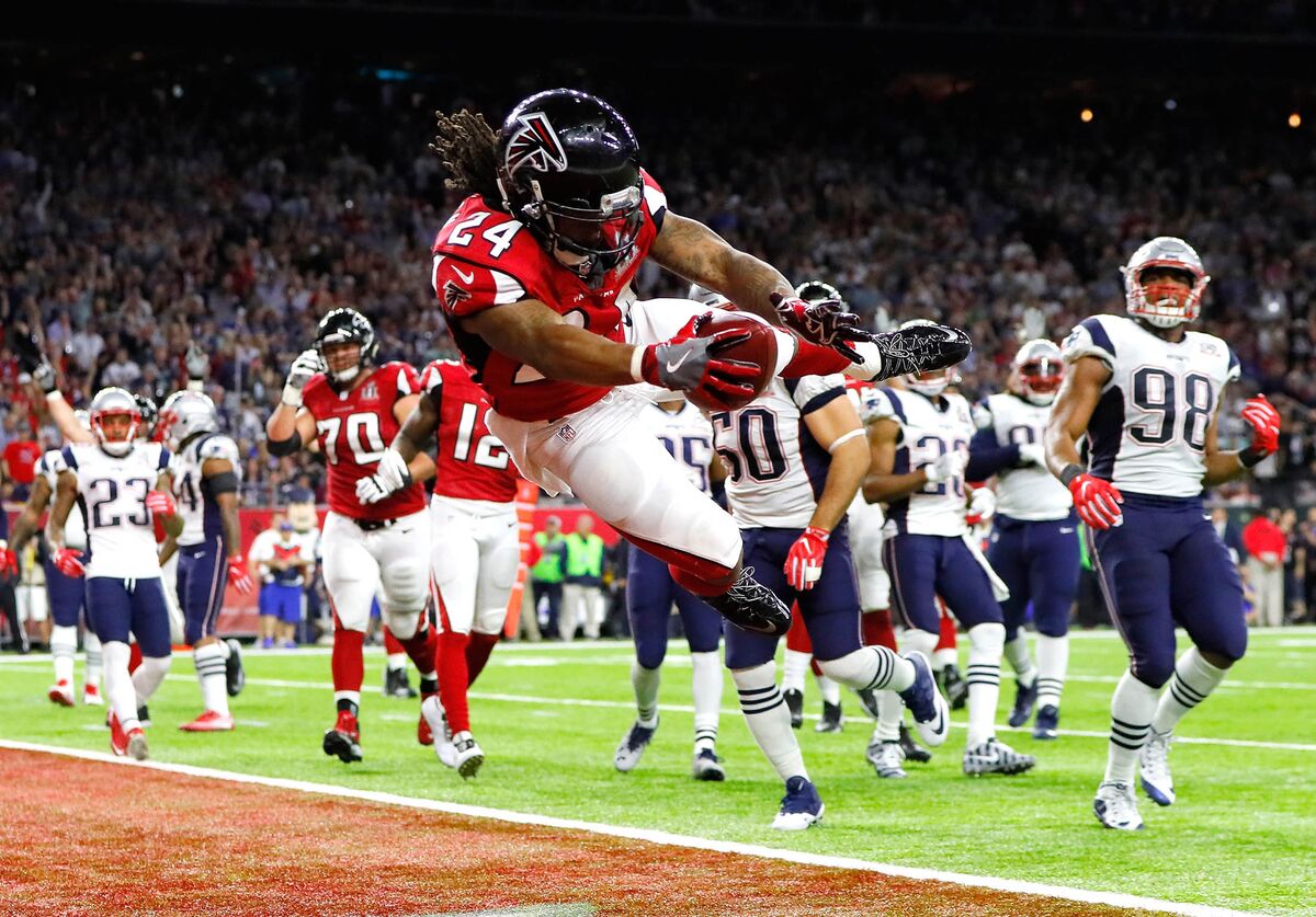 Atlanta Falcons' Matt Ryan leaves the field after their overtime loss to  the New England Patriots in the NFL Super Bowl 51 football game Sunday, Feb.  5, 2017, in Houston. (AP Photo/Tony