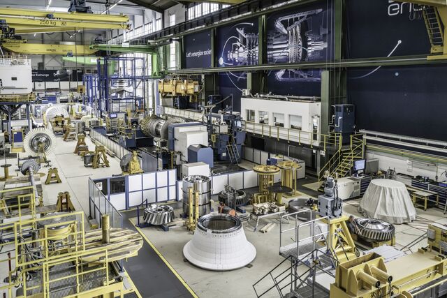 Final assembly area of gas turbine manufacturing at the Siemens Energy plant in Berlin. Large gas turbine market is dominated by three global companies: Siemens Energy, GE Vernova and Mitsubishi Heavy.