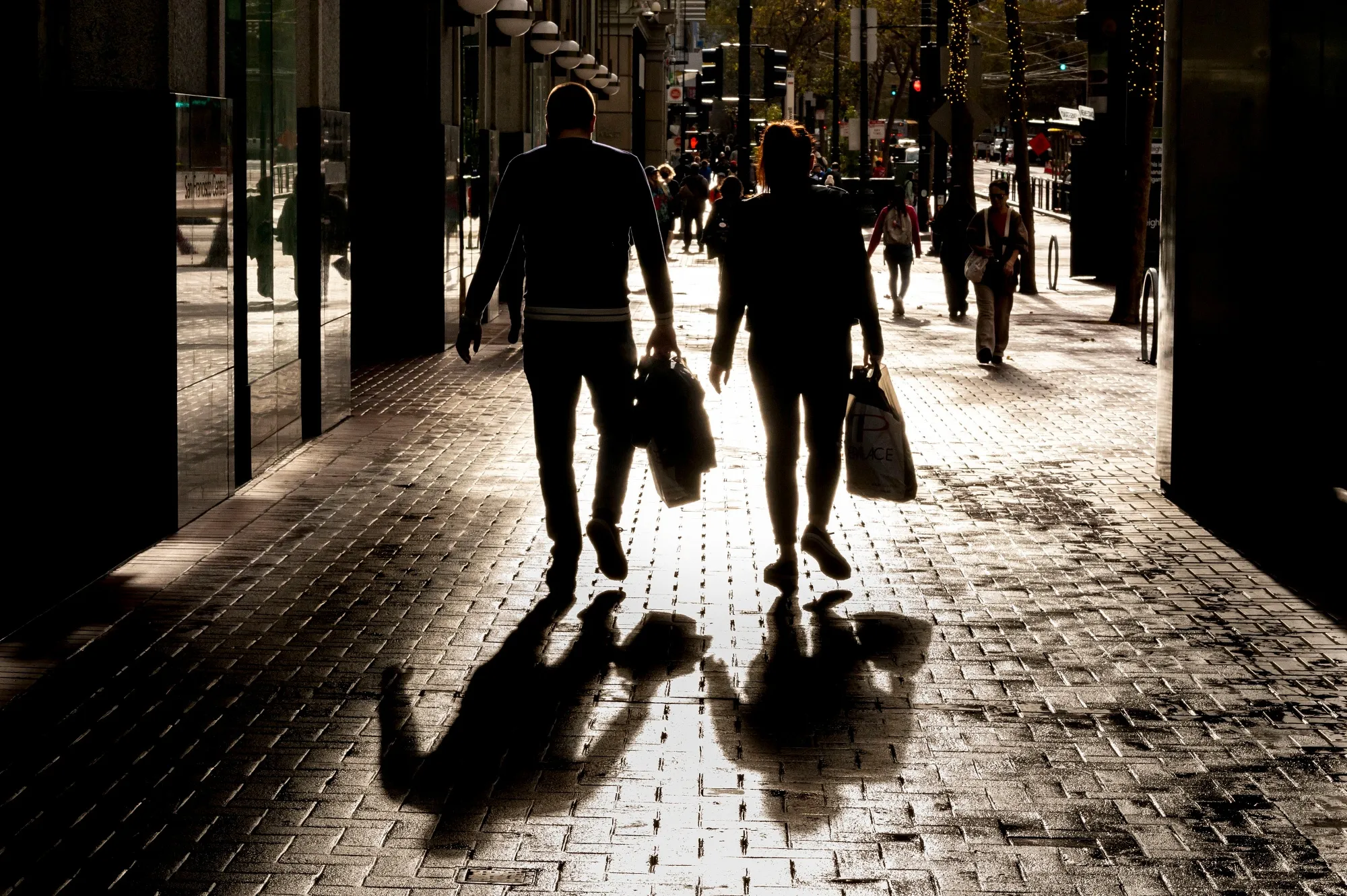 Shoppers&nbsp;in San Francisco&nbsp;on Nov. 13.&nbsp;