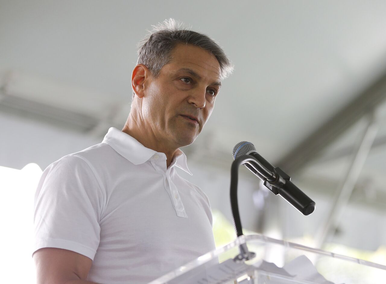 Hollywood’s Ari Emanuel Said To Seek Musk-Twitter Settlement - Bloomberg